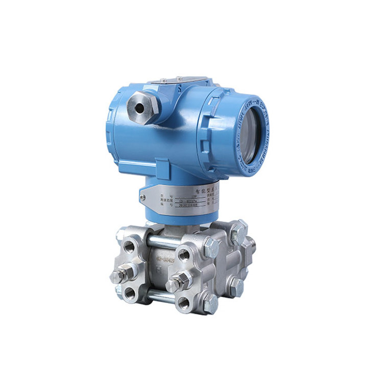 Gas pressure transmitter flush diaphragm