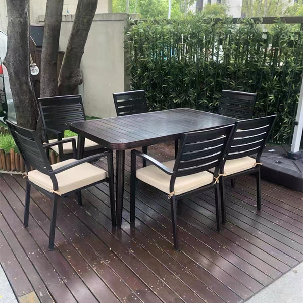 High Quality retro vintage garden Furniture metal iron steel restaurant outdoor patio table