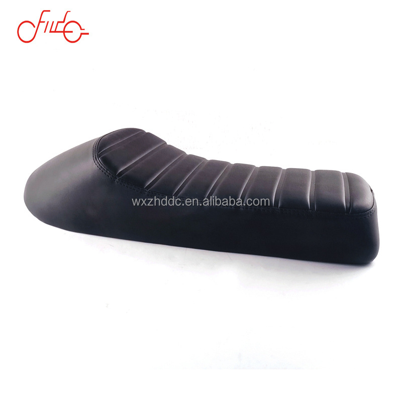 Wholesale High Quality Black Motorcycle Cafe Racer Seat Custom Vintage Hump Saddle Flat pan Retro Seat  For CB400 CL200 XJ650