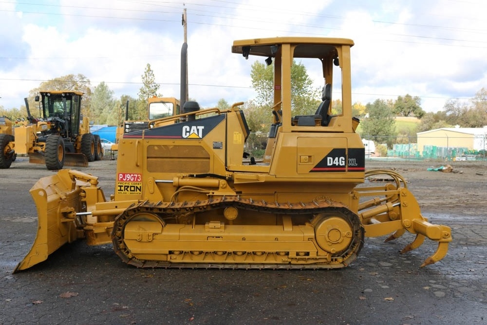 High Quality CAT D4G XL LGP Used  Small Mini Dozer Bulldozer 8 Ton 80 HP Caterpillar Mini Crawler Dozers Bulldozers For Sale