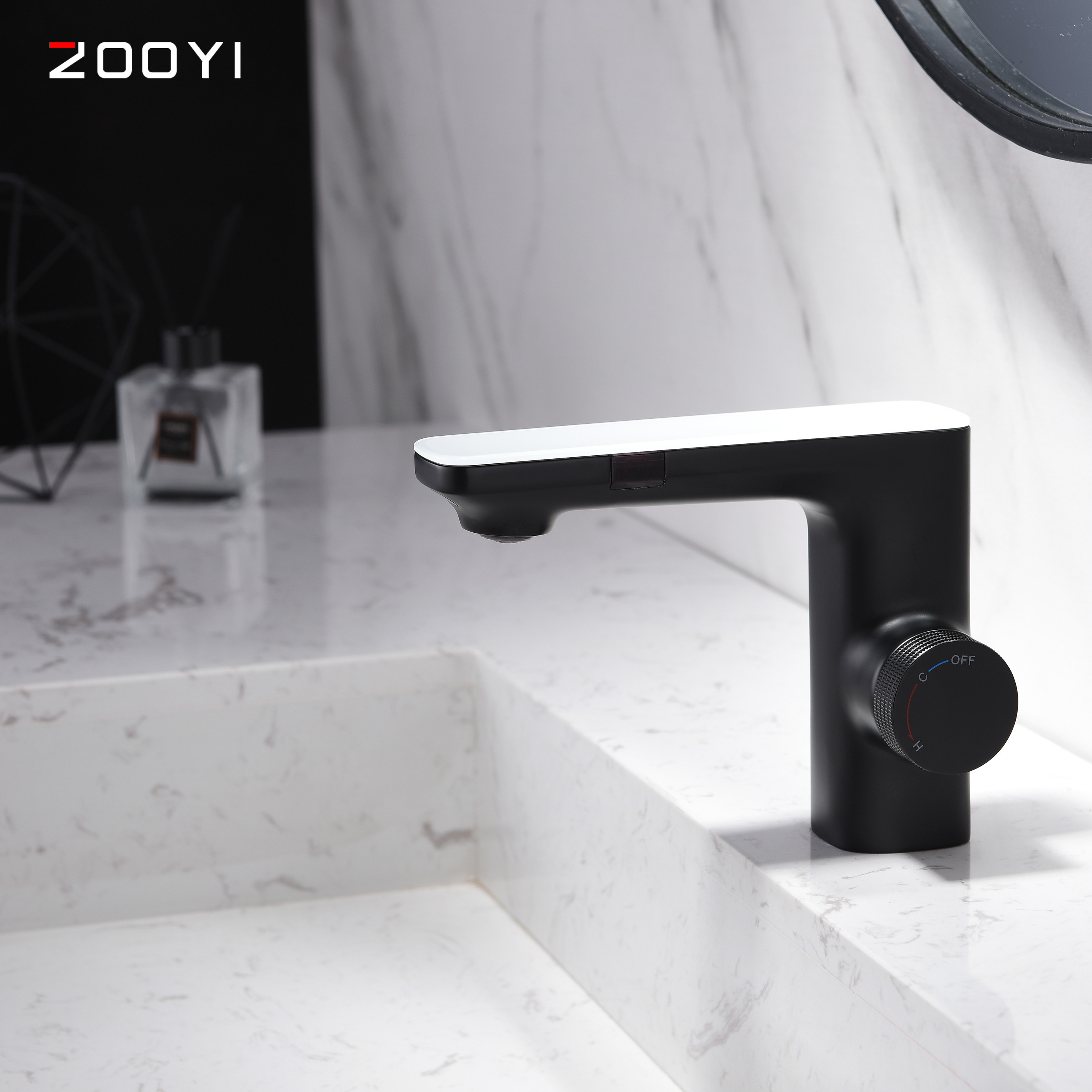 ZOOYI high-tech infrared smart basin touchless double  Automatic Sink sensor faucet digital display basin faucet