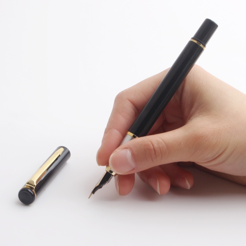 WENYI Black metal fountain pen with replaceable ink cartridge for students practicing handwriting