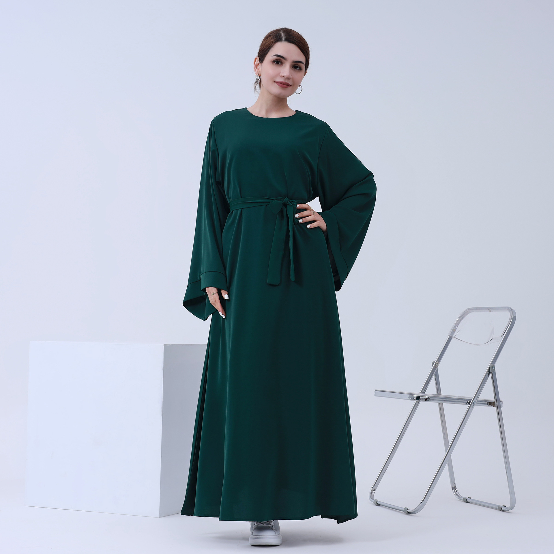 2024 Fashion Classic Modest Abaya Dresses Plain Abaya Muslim Women's Dresses Islamic Clothing Wholesale