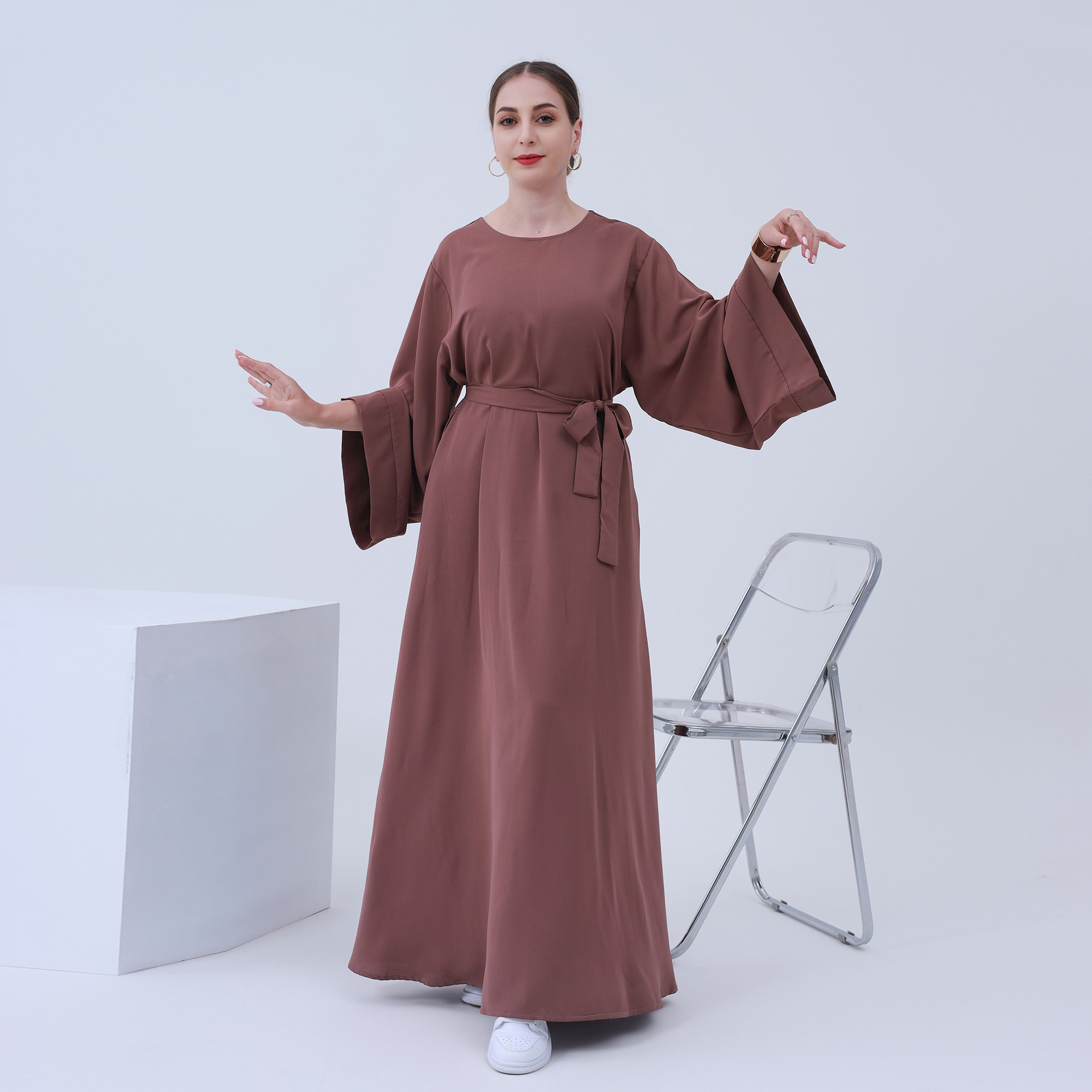 2024 Fashion Classic Modest Abaya Dresses Plain Abaya Muslim Women's Dresses Islamic Clothing Wholesale