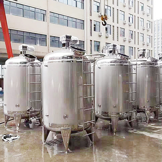 Stainless steel vertical storage tanks for chemical liquids