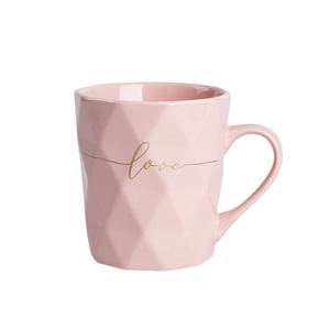 Custom Colored Minimalist Design Embossed Diamond Pattern Glaze Ceramic Coffee Milk Cup with Handle and Tray Handgrip Accessory