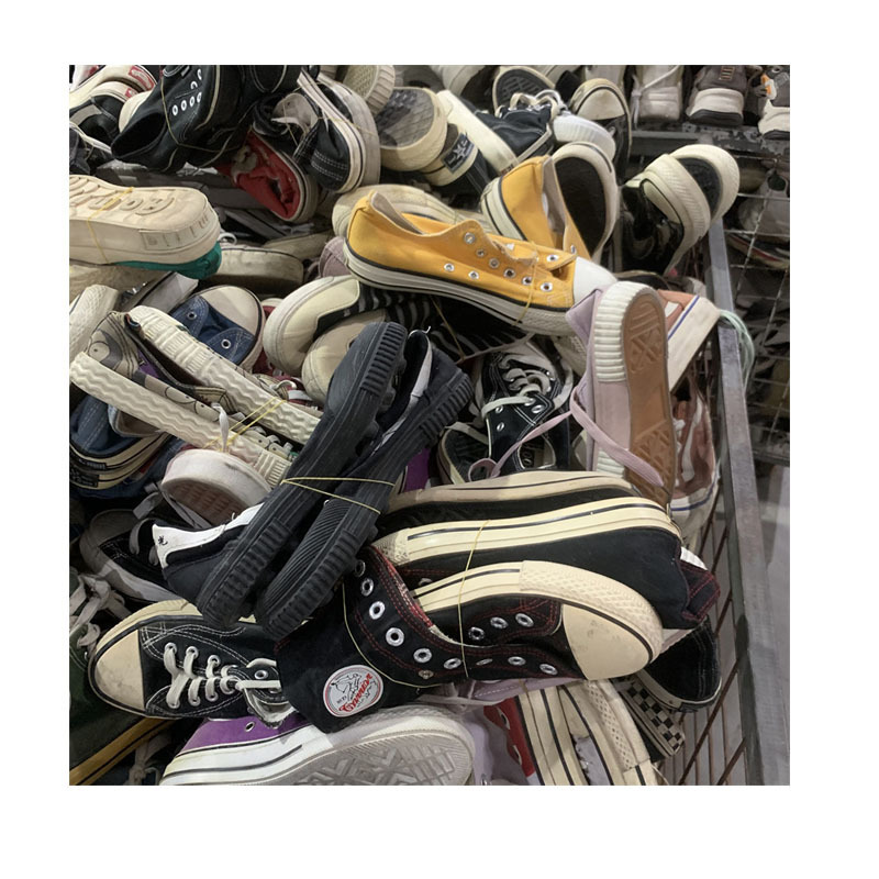 Used shoes in bales quality second hand brand casual canvas sneakers shoes in bulks mixed styles for women and men