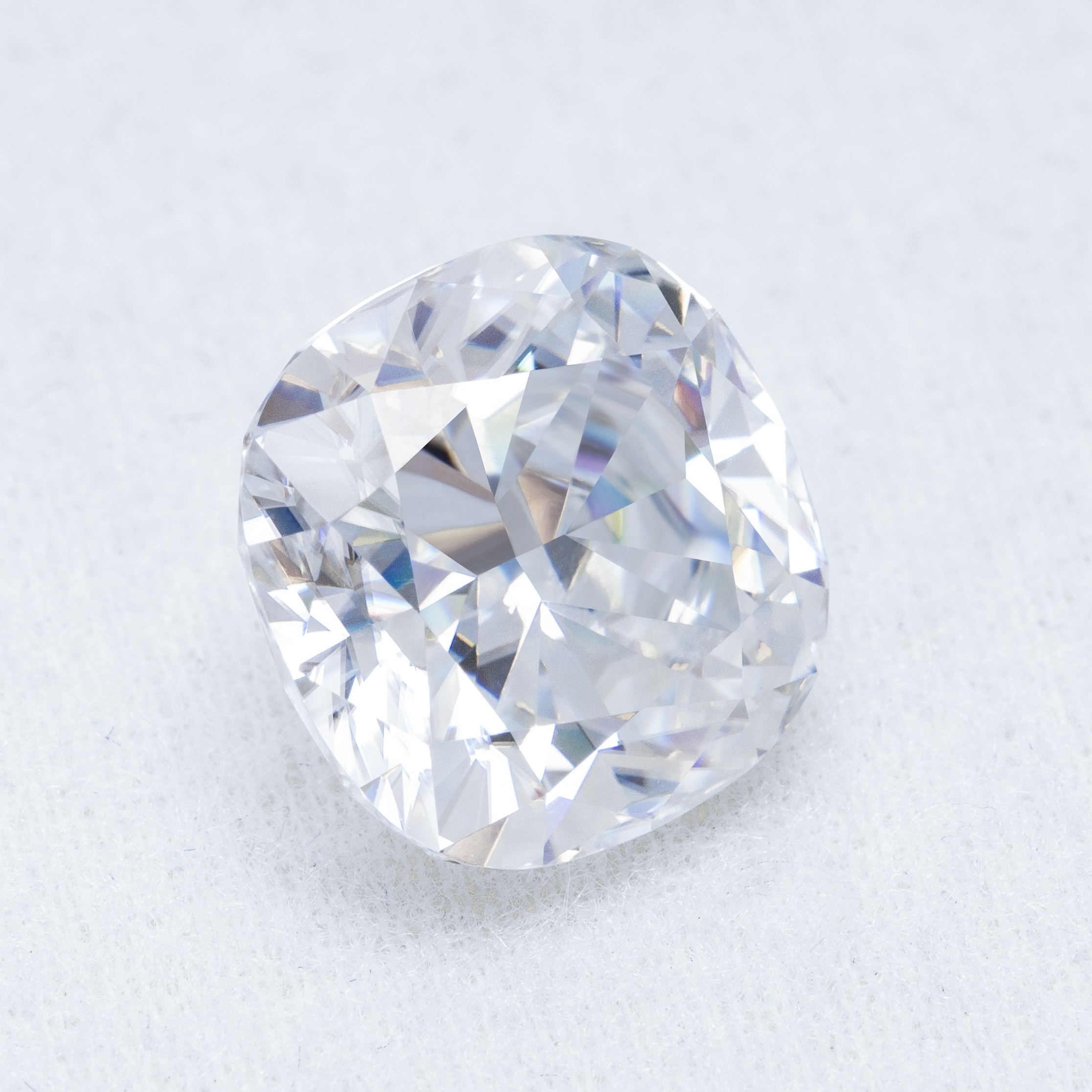 HanYu Wholesale White D Color Cushion Cut VVS GRA Certified Loose Synthetic Moissanite Diamond