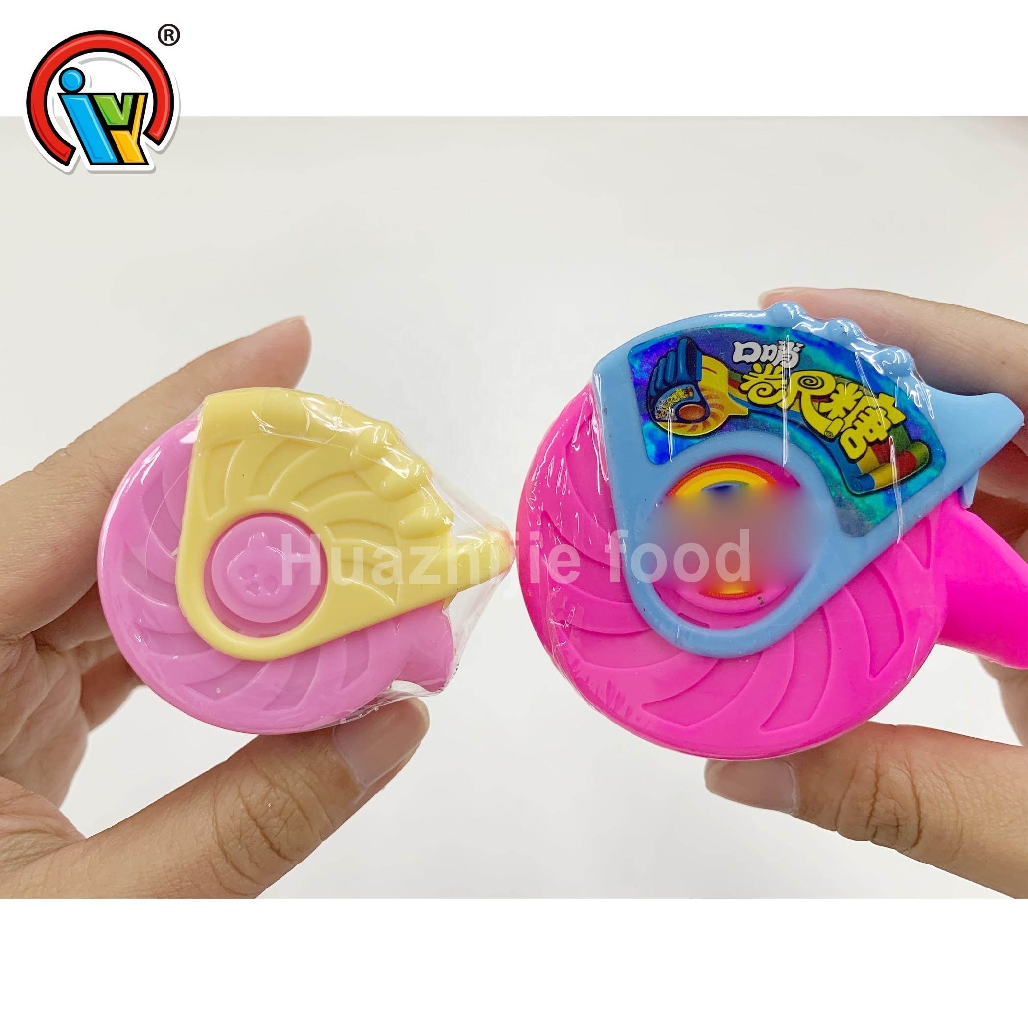 Mini size puller toy candy with rainbow strip rolling gummy candy for sale