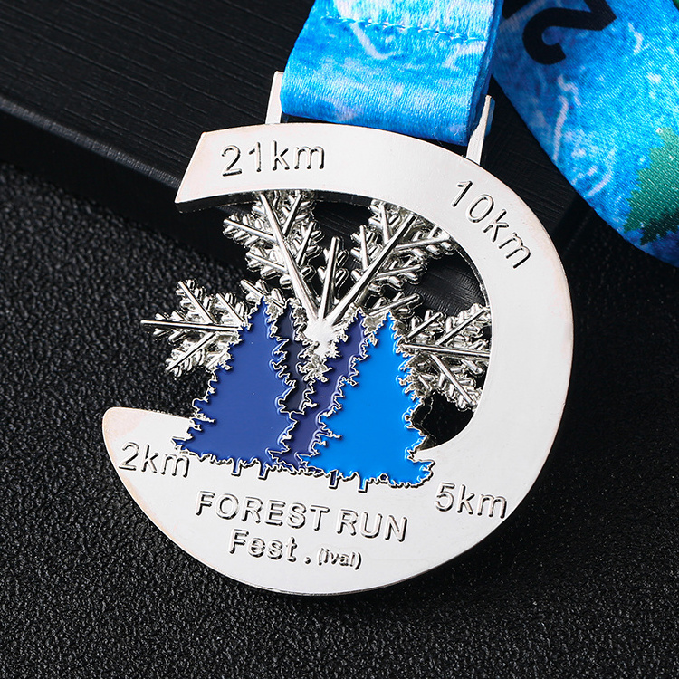 Custom Medals Gold Silver Winter Race Award Sports Snowflake Forest Running Marathon Medal With Zinc Alloy Material