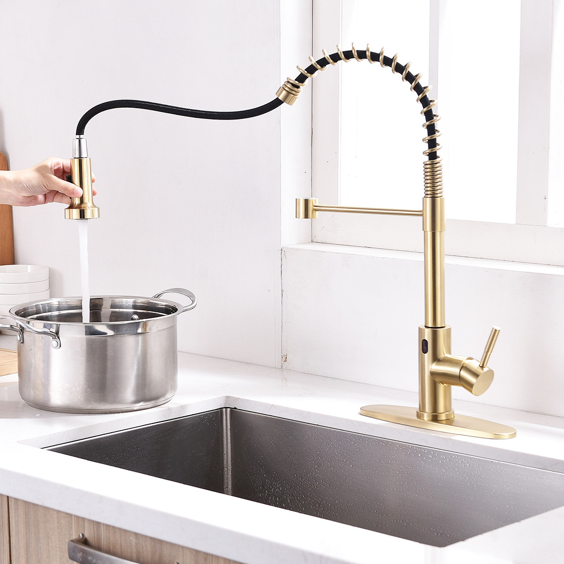 Fapully Modern Spring Touchless Kitchen Faucet with Pull Out Sprayer Hands-Free Automatic Kitchen Faucet