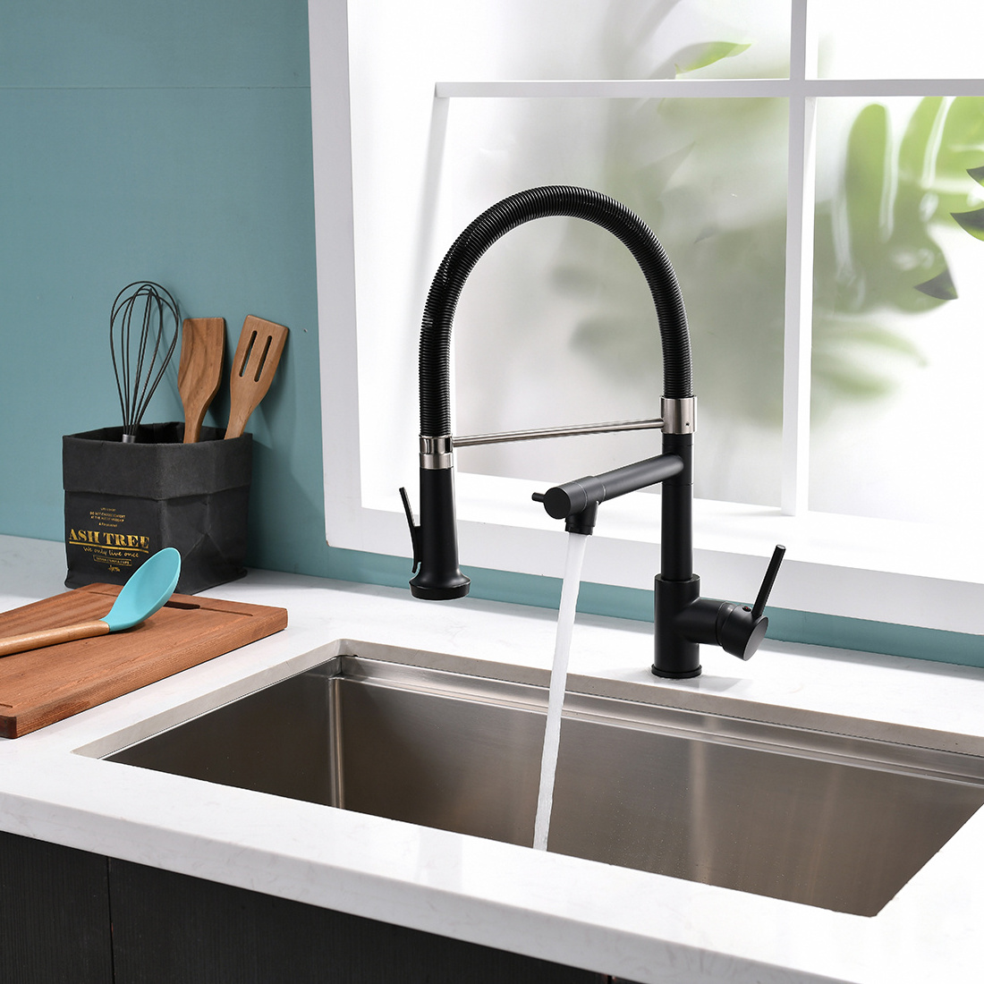 Fapully Modern Black and Nickel Sink Faucet with Pull Down Spout Brass Kitchen Faucet with Pull Down Sprayer