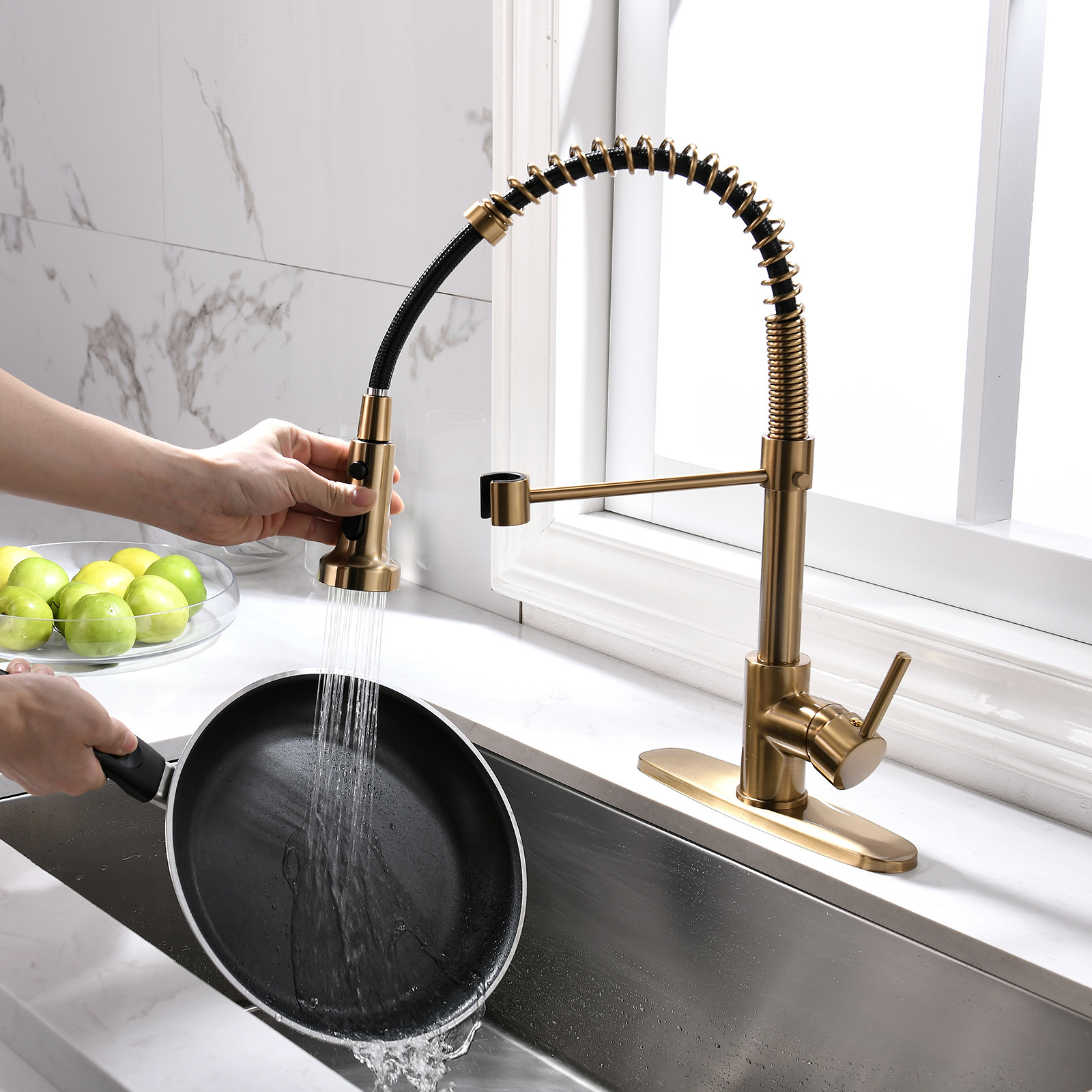 FAPULLY Low MOQ Taps Brushed Golden Pull Down Faucet Kitchen Sink Mixer Tap Single Handle Single Hole High-quality Brass Modern