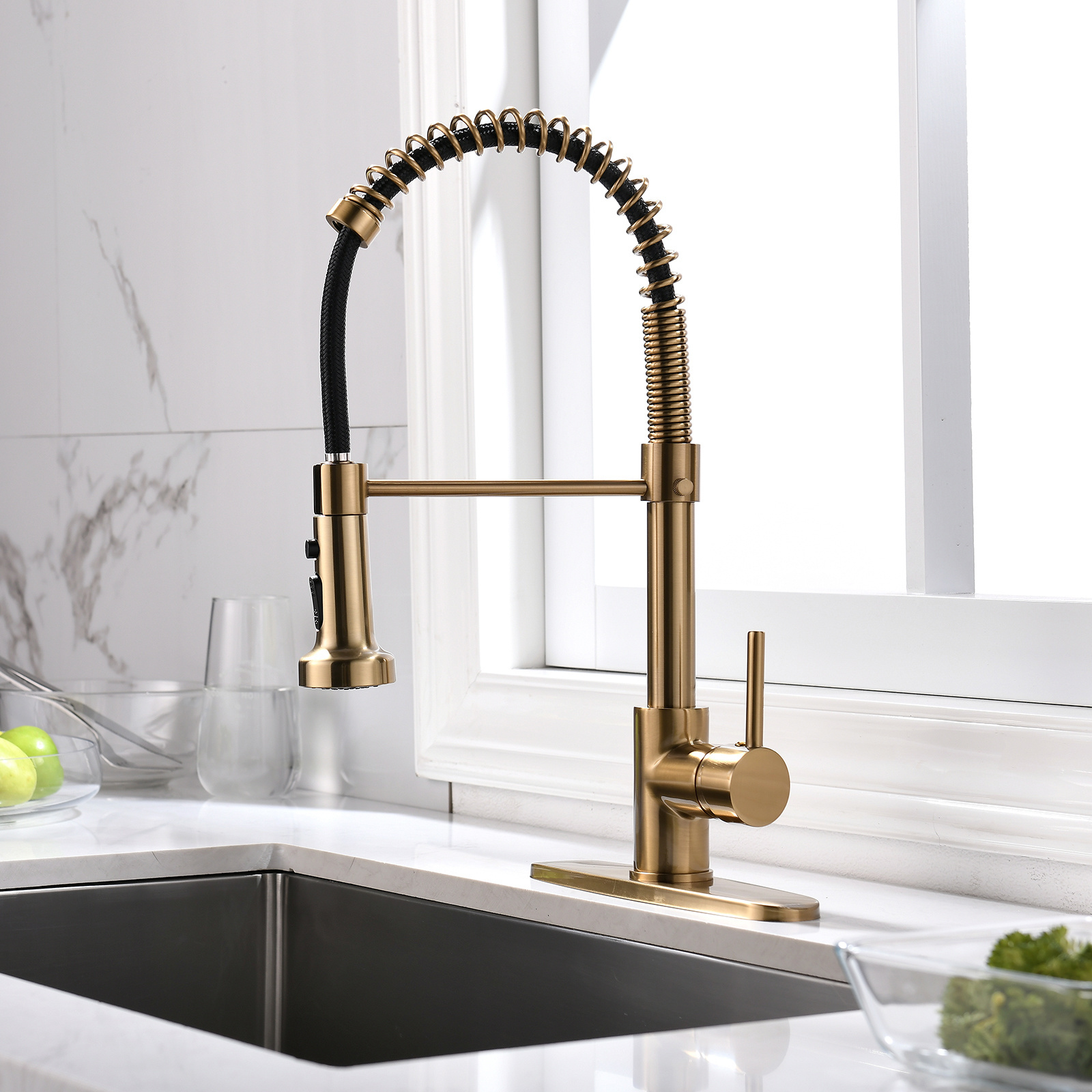 FAPULLY Low MOQ Taps Brushed Golden Pull Down Faucet Kitchen Sink Mixer Tap Single Handle Single Hole High-quality Brass Modern