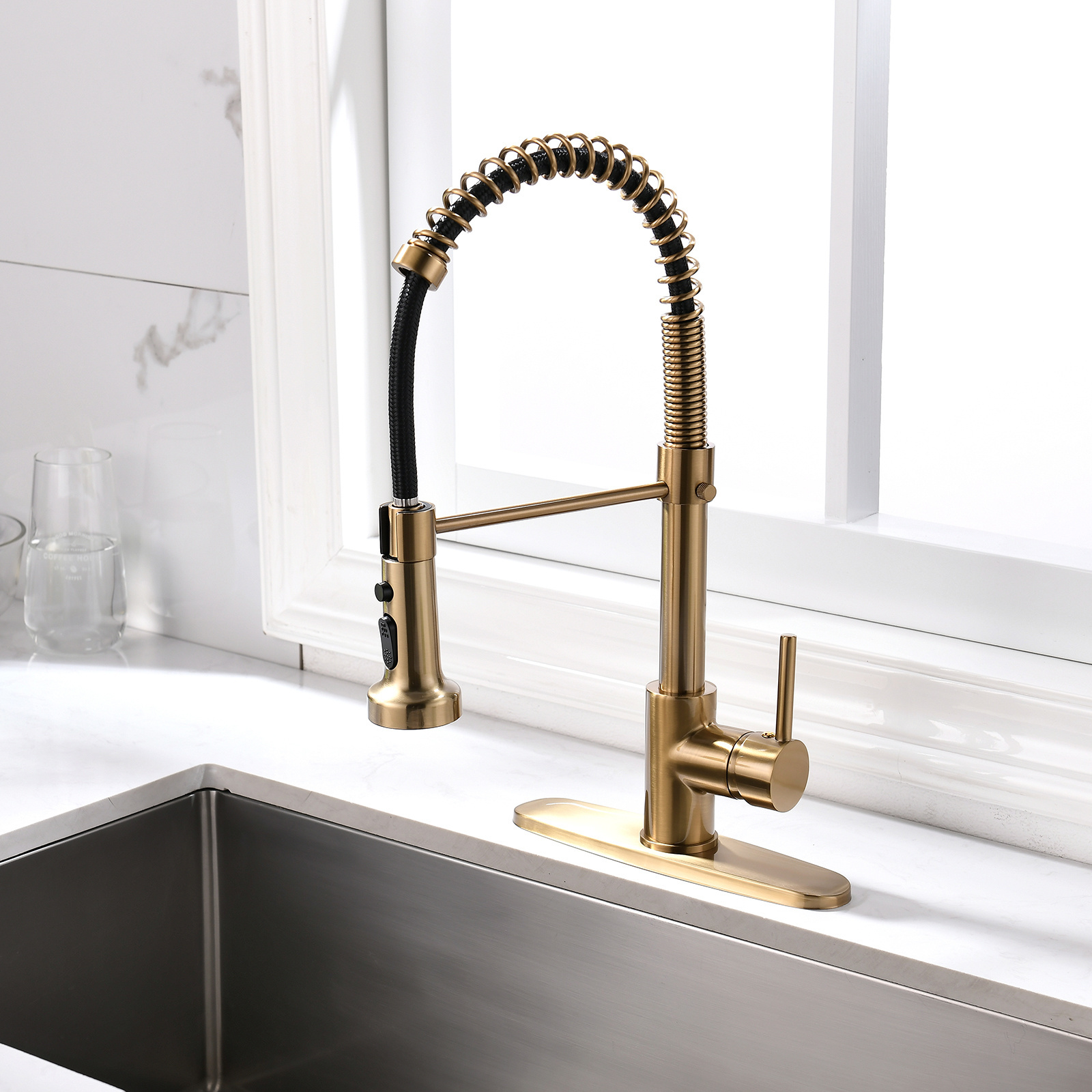 FAPULLY Low MOQ Taps Brushed Golden Pull Down Faucet Kitchen Sink Mixer Tap Single Handle Single Hole High-quality Brass Modern