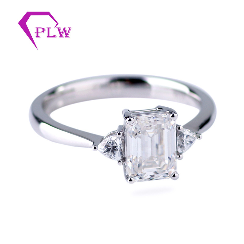 popular design 3 stones ring 7x9mm emerald cut moissanite engagement ring with trillion cut side stones