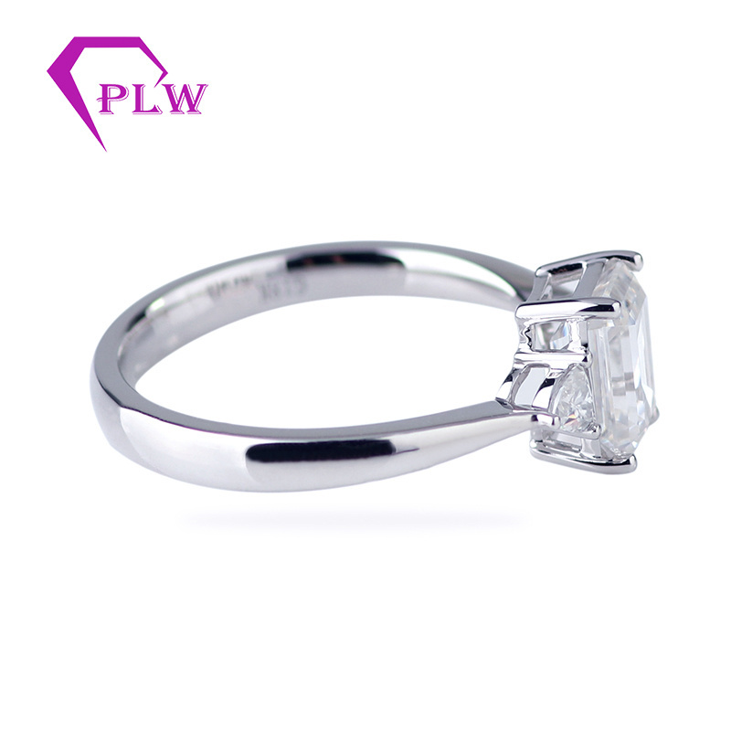 popular design 3 stones ring 7x9mm emerald cut moissanite engagement ring with trillion cut side stones