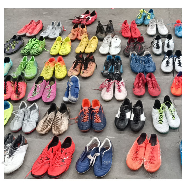 Wholesale Shoes New and Used Football Soccer Cleats Shoes bale