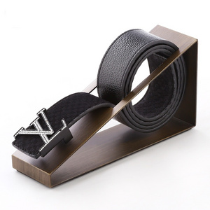 New Design Table Top Bronze Belt Stand for Window Showcase Antique Brass Plating Leather Belt Display Rack