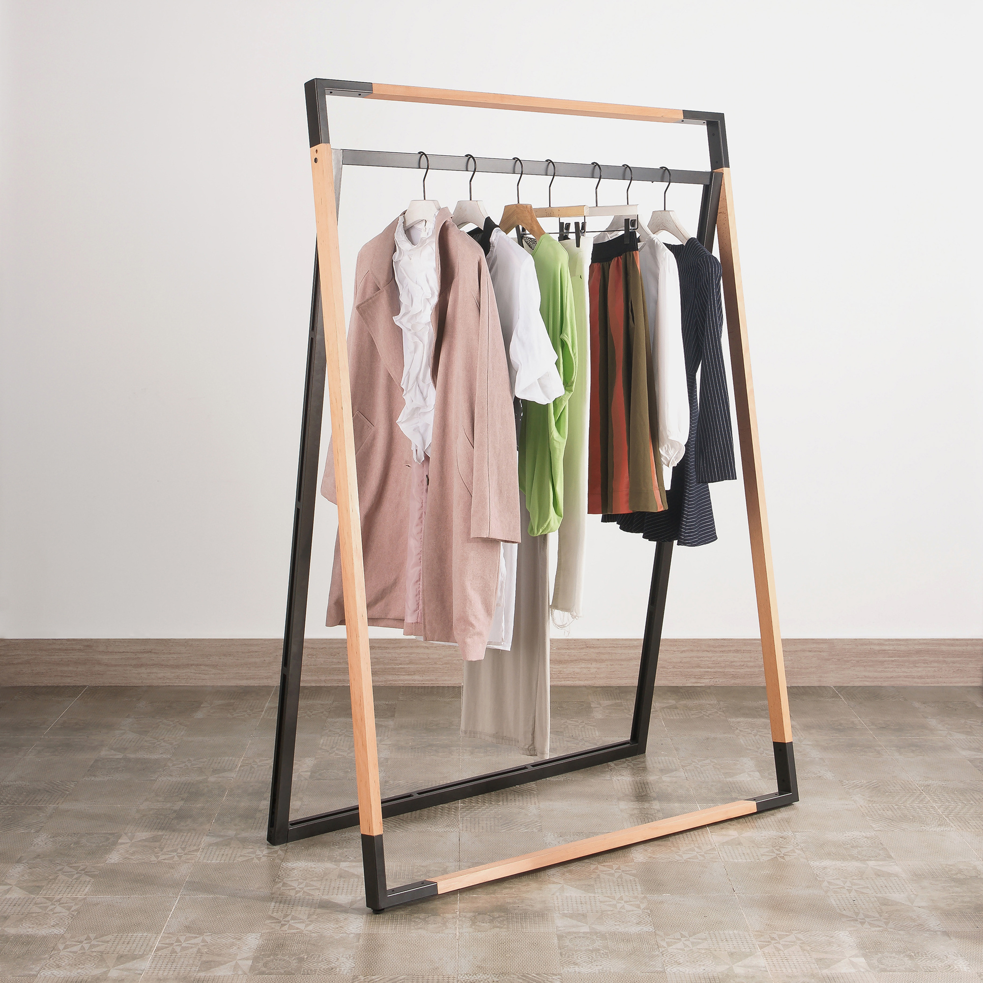 Heavy Duty Clothes Rails Clothing Shop Interior Design Wooden Stand Cloth Rack Full Assemble and Free Standing