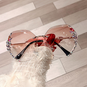 2024 new cross-border fashion rhinestone sunglasses female slimming sunglasses trendy sunscreen anti-ultraviolet  glasses