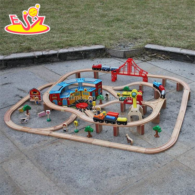 wholesale 142 pcs best quality wooden toy train track hottest design kids wooden toy train track W04C072