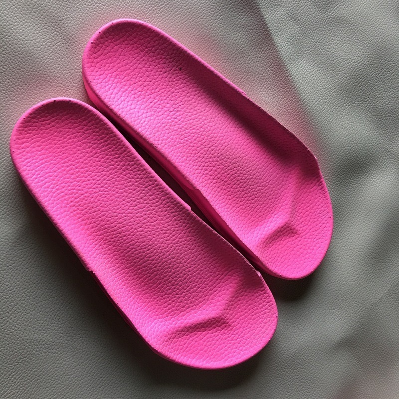 cheap price hot selling design PVC beach slippers outsole