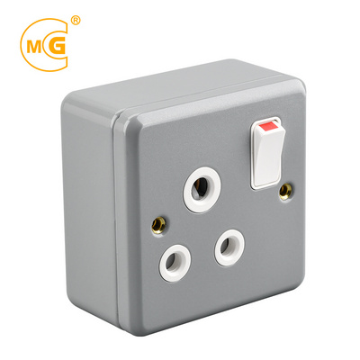 Metalclad industrial wall mounted 15amp switch socket outlets