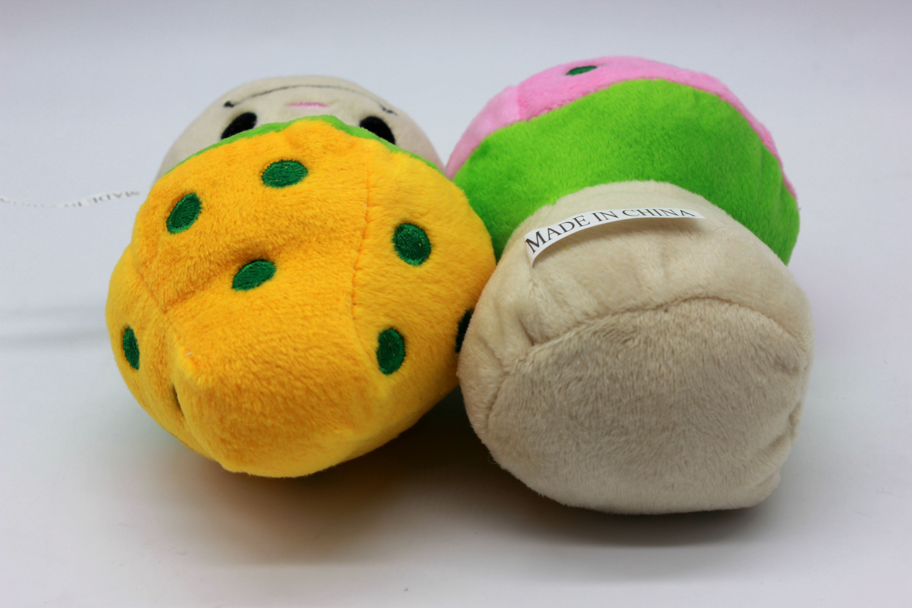 2023 Wholesale Interactive Durable Squeaky Toys Handmade Plush Smiley Mushroom Pet Toy