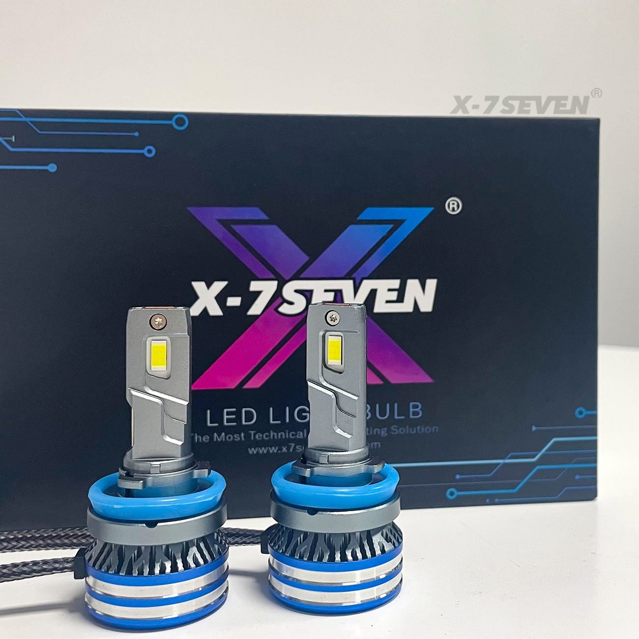 X-7SEVEN Yuniverse ODM Waterproof Auto Headlamp Lighting System 6500K headlight bulb 9005 H4 H7 H11 Led Headlights Car Led Light