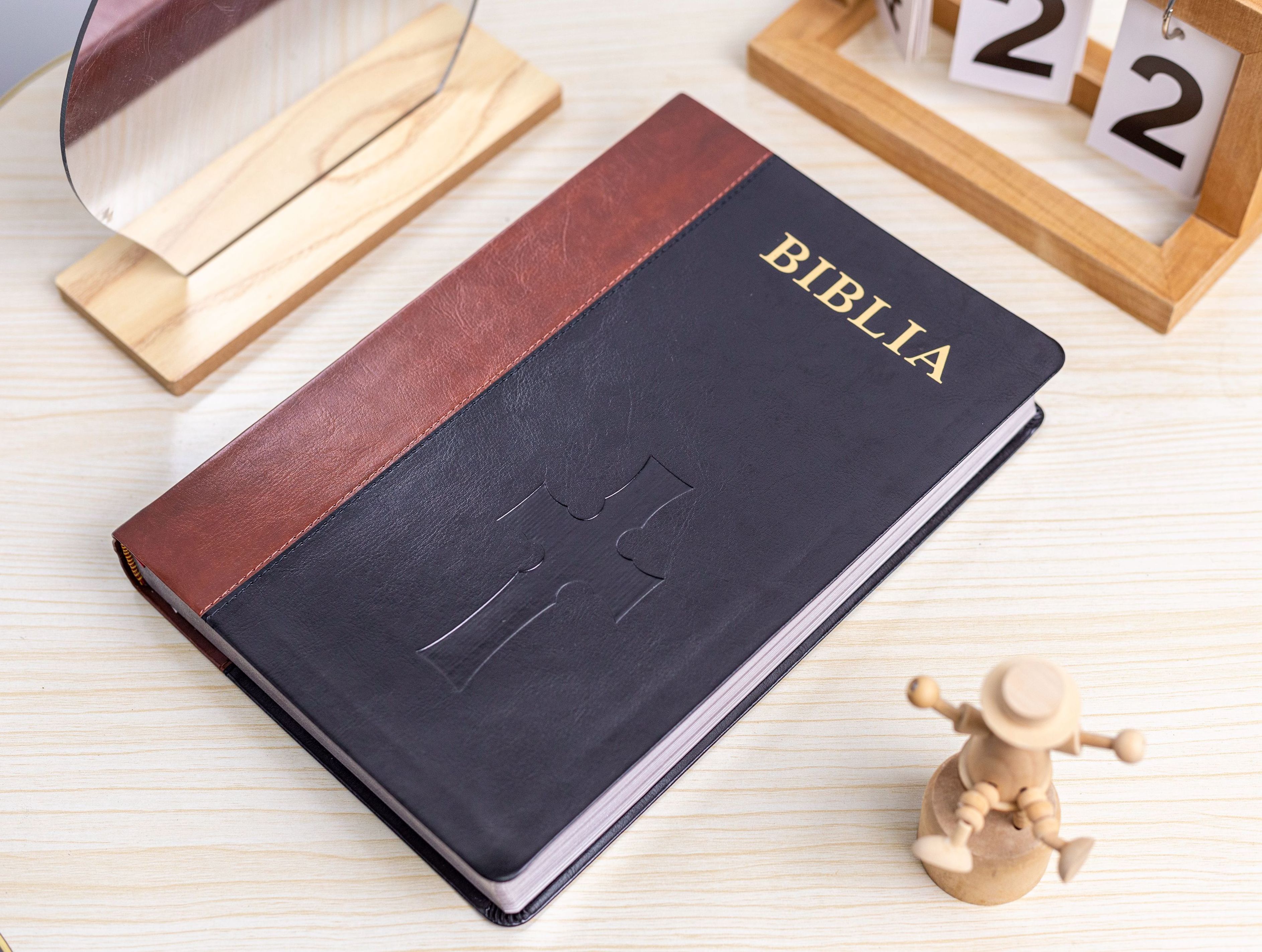 Factory Wholesale Manufacturer Customized Biblia King James Version study Pu Leather Mini Bible Printing