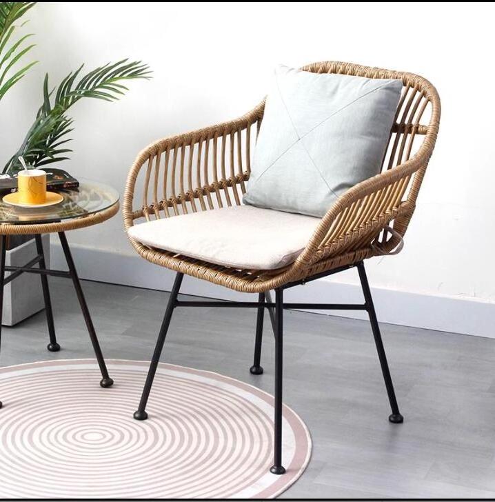 2023 Indoor Outdoor Furniture Patio Lounge Accent Peacock Woven Wicker Table and Chair Set Luxury Antique Cane Rattan Chairs