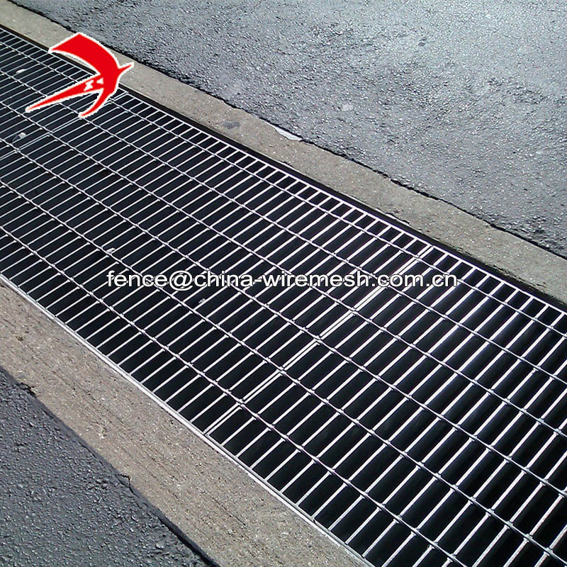 Steel grate driveway / trench cover plate / drainage gutter with steel grating cover