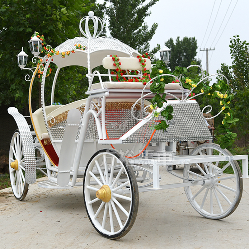 High quality Electric operated horse carriage with diamond decorated pumpkin carriage for sale