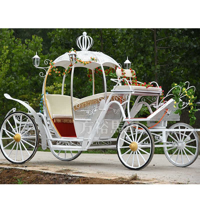 High quality Electric operated horse carriage with diamond decorated pumpkin carriage for sale