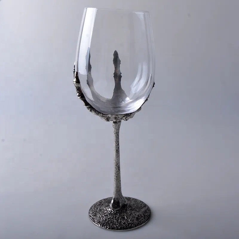 Wholesale Creative Halloween Metal Skeleton Hand Stem Wine Goblet Glass Luxury Retro Vintage Unique Wine Glasses