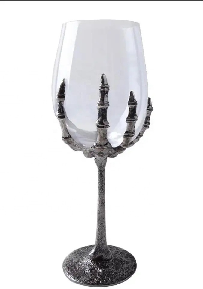 Wholesale Creative Halloween Metal Skeleton Hand Stem Wine Goblet Glass Luxury Retro Vintage Unique Wine Glasses