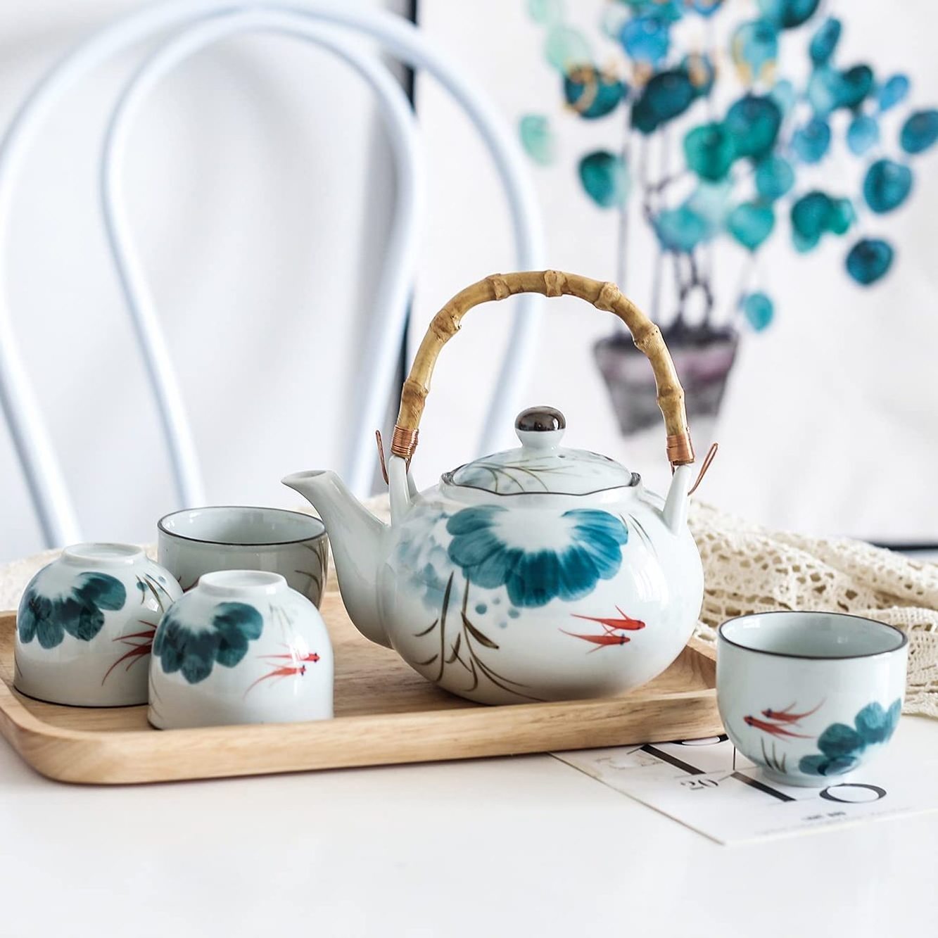 Beautiful Asian Porcelain Art Teapot Set Ceramic Tea Sets 4 Cups and 24oz Tea Pot with Bamboo Handle Japanese Tea Kettle