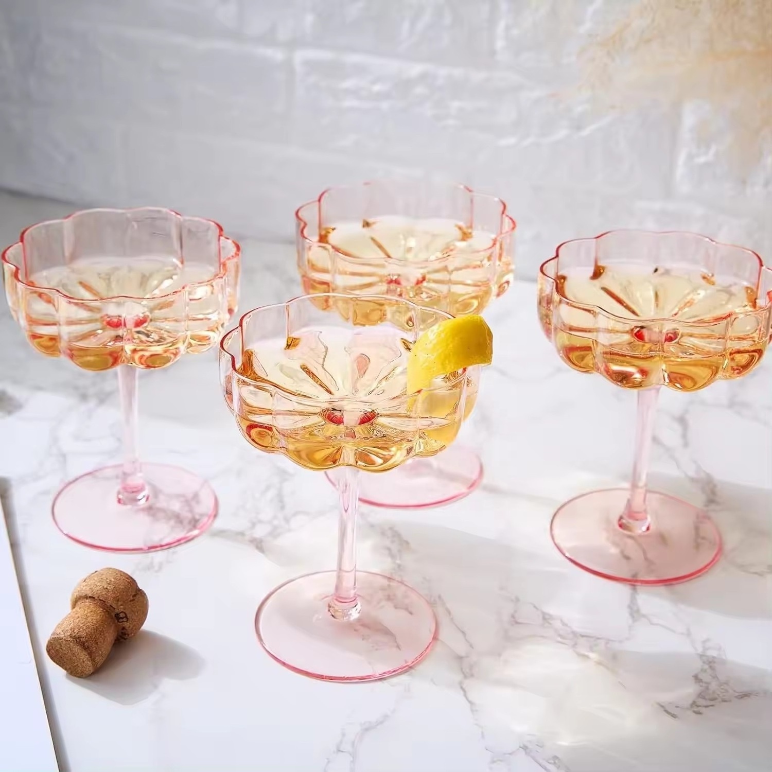 Fancy Flower Shape Design Wine Glasses Desert Glass Colored Frosted Pink Cocktail Glass Martini Glass For Bar