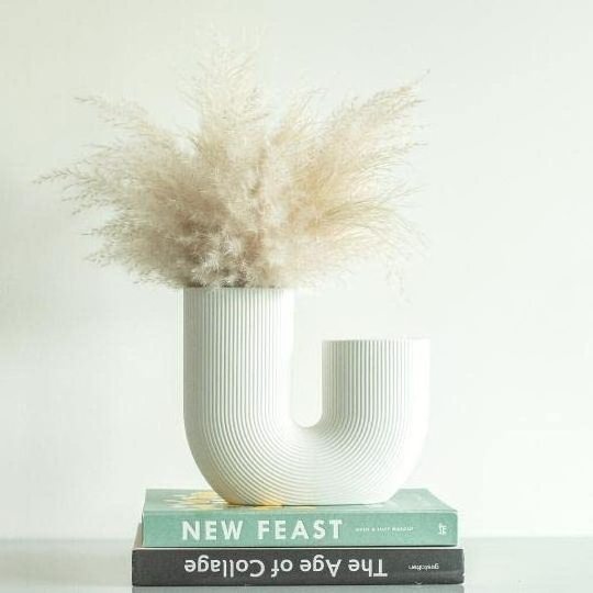 Nordic Modern Home Decor Use Ceramic Minimalist Vase White Blue U Shaped Flower Vase for Dinning Table and Bookshelf