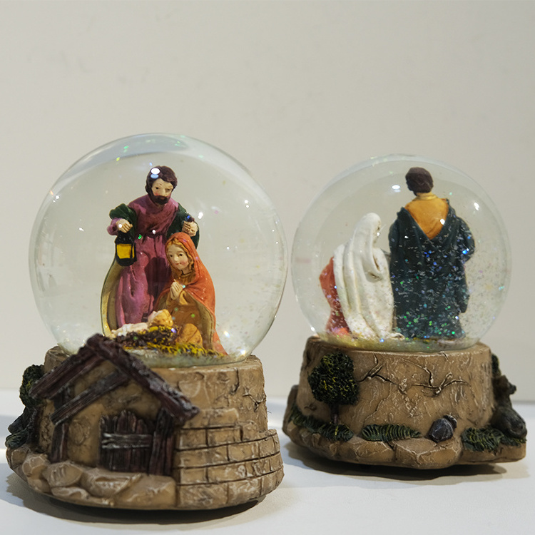 Hot Sale Unique Diy Snow Globe Christmas Water Globe Resin Nativity Musical Snow Globe For Gift Home Decoration