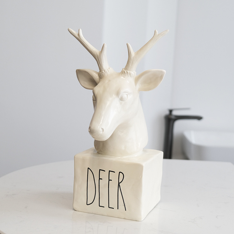 Modern Design Artificial resin crafts Sculpture Statue Handmade Funny Animal custom deer hunting figurine  for home decoration