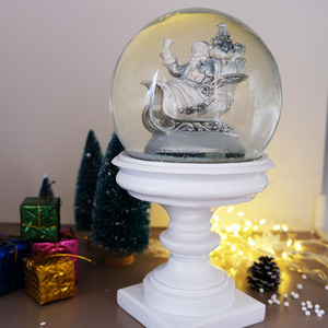 Wedding Gifts Resin Valentine's Day Souvenir Dancing Couple Modern White Snow Globe With Candle Holder Base