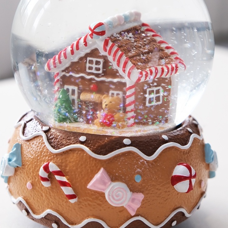 2023 Custom Made  Snow Globe Christmas  Crystal ball  snowglobe The Gingerbread house snow globe  For Holiday Decoration