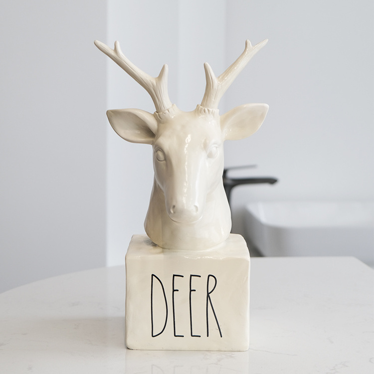 Modern Design Artificial resin crafts Sculpture Statue Handmade Funny Animal custom deer hunting figurine  for home decoration