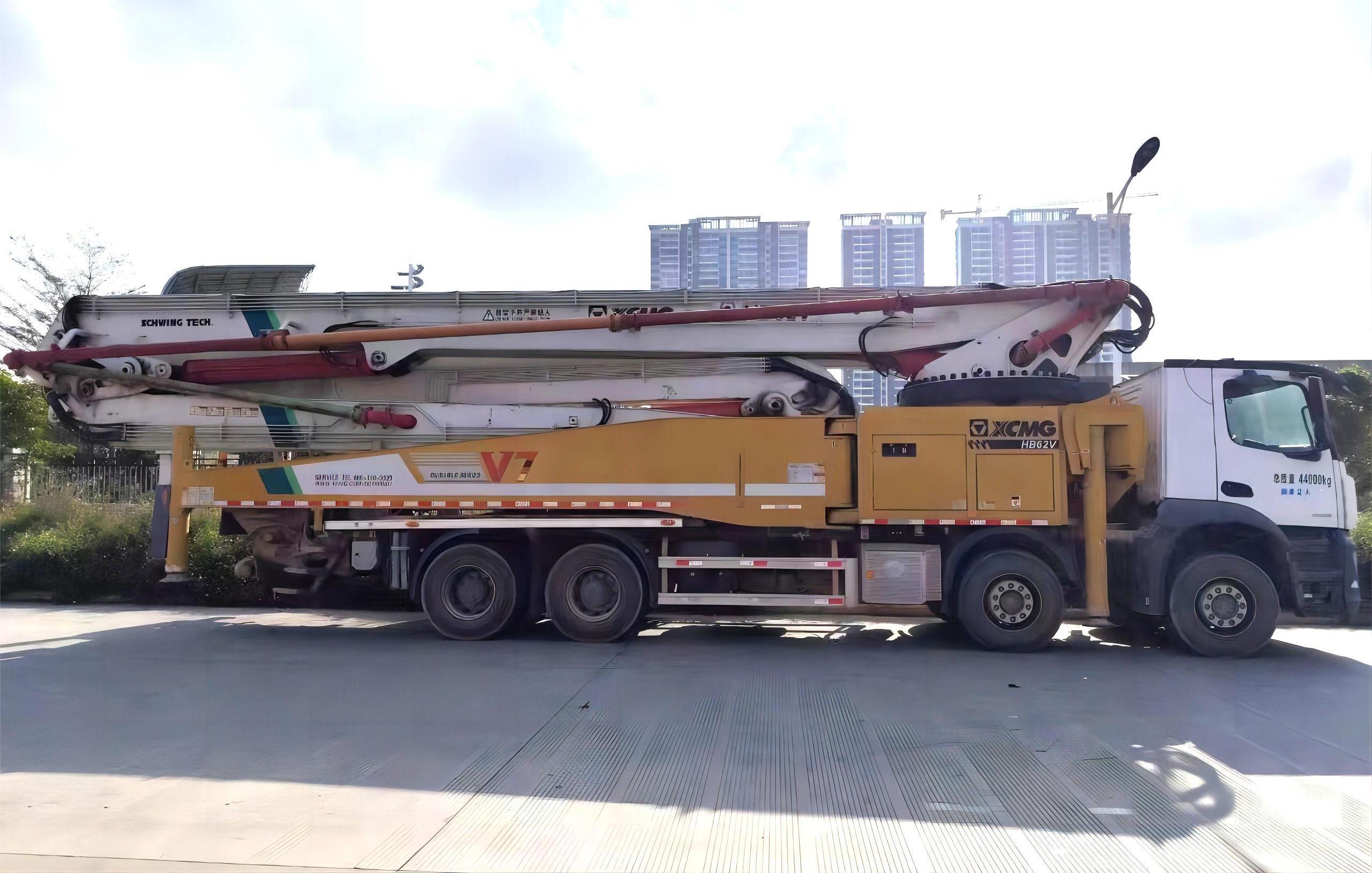 XCMG Official HB62V 62m Second Hand Concrete Machinery Used Mobile Concrete Pump Truck for Sale