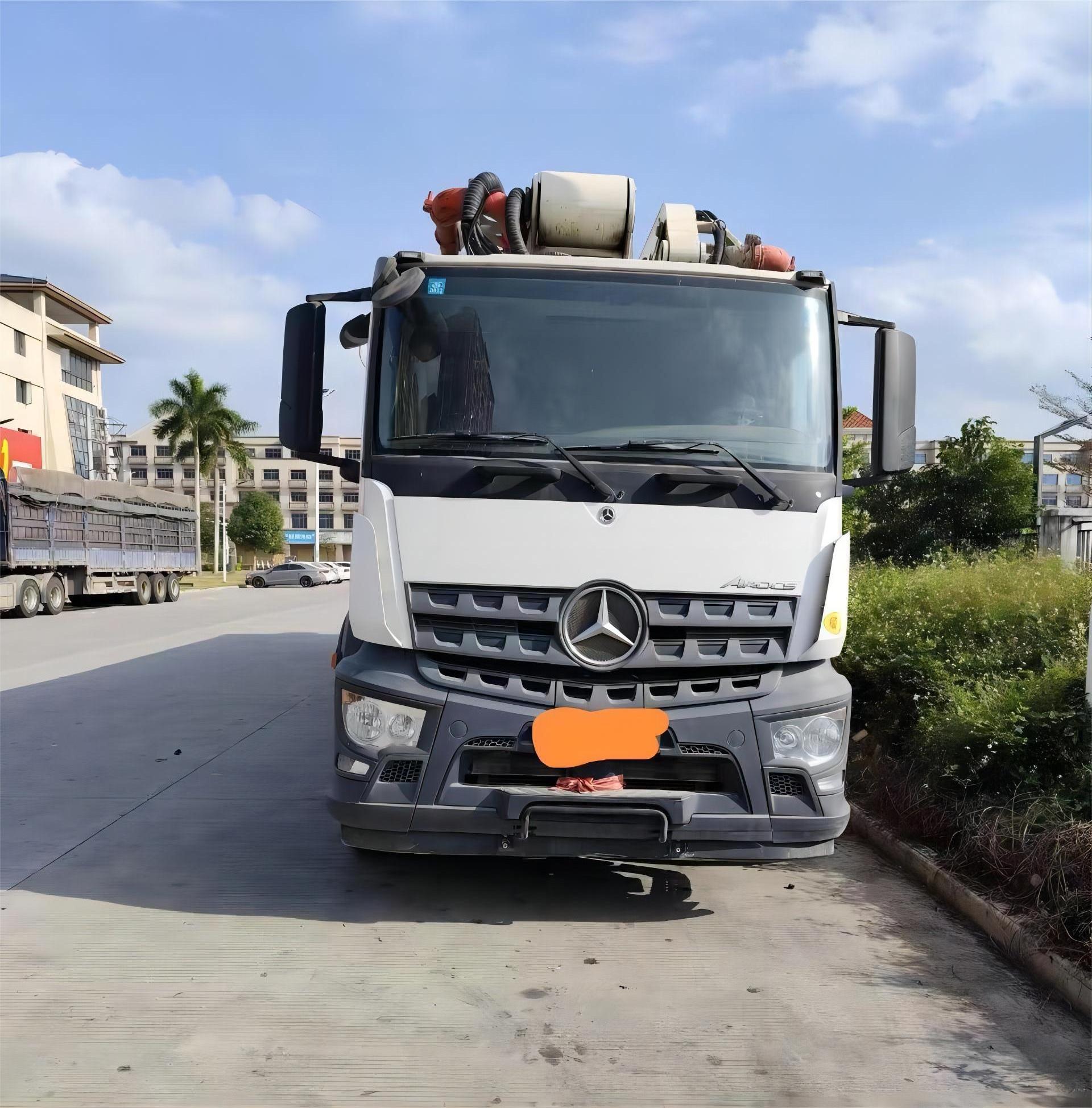 XCMG Official HB62V 62m Second Hand Concrete Machinery Used Mobile Concrete Pump Truck for Sale