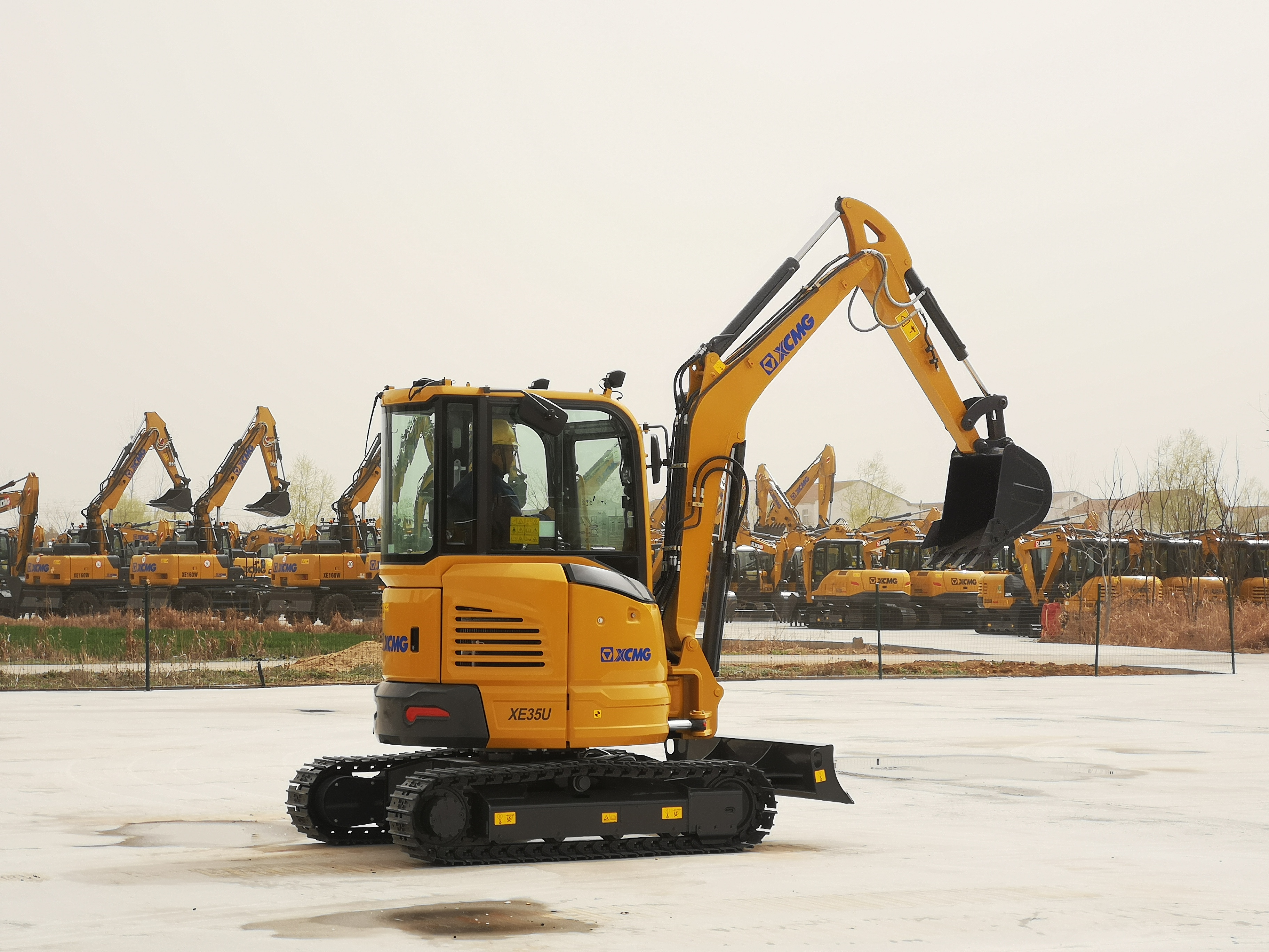 XCMG official XE35U earthmoving machinery mini 4 ton excavator for sale