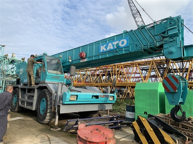 Good Price Japan Used Rough Terrain Crane 50 Tons KATO KR50H SS500 For Sale