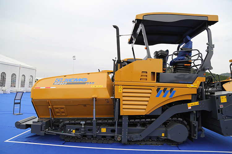 XCMG paver laying machine RP903 width 9m road asphalt paver for sale